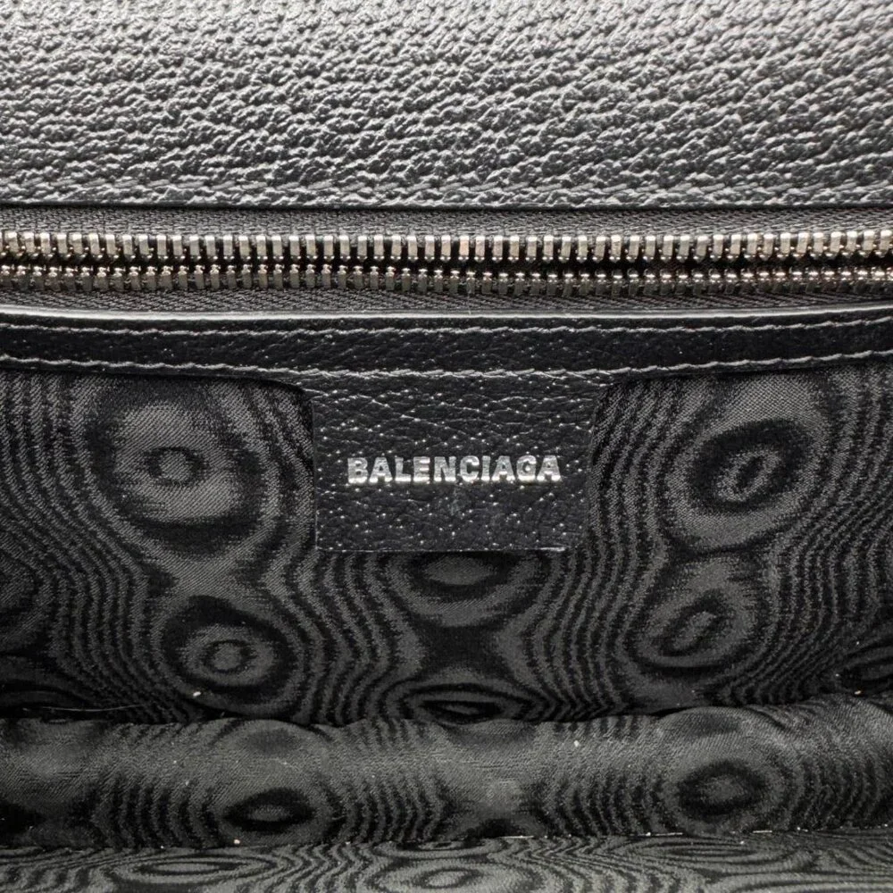 Gucci  X BALENCIAGA The Hacker Project BB Supreme Monogram Canvas Shoulder Bag - Picture 10 of 11